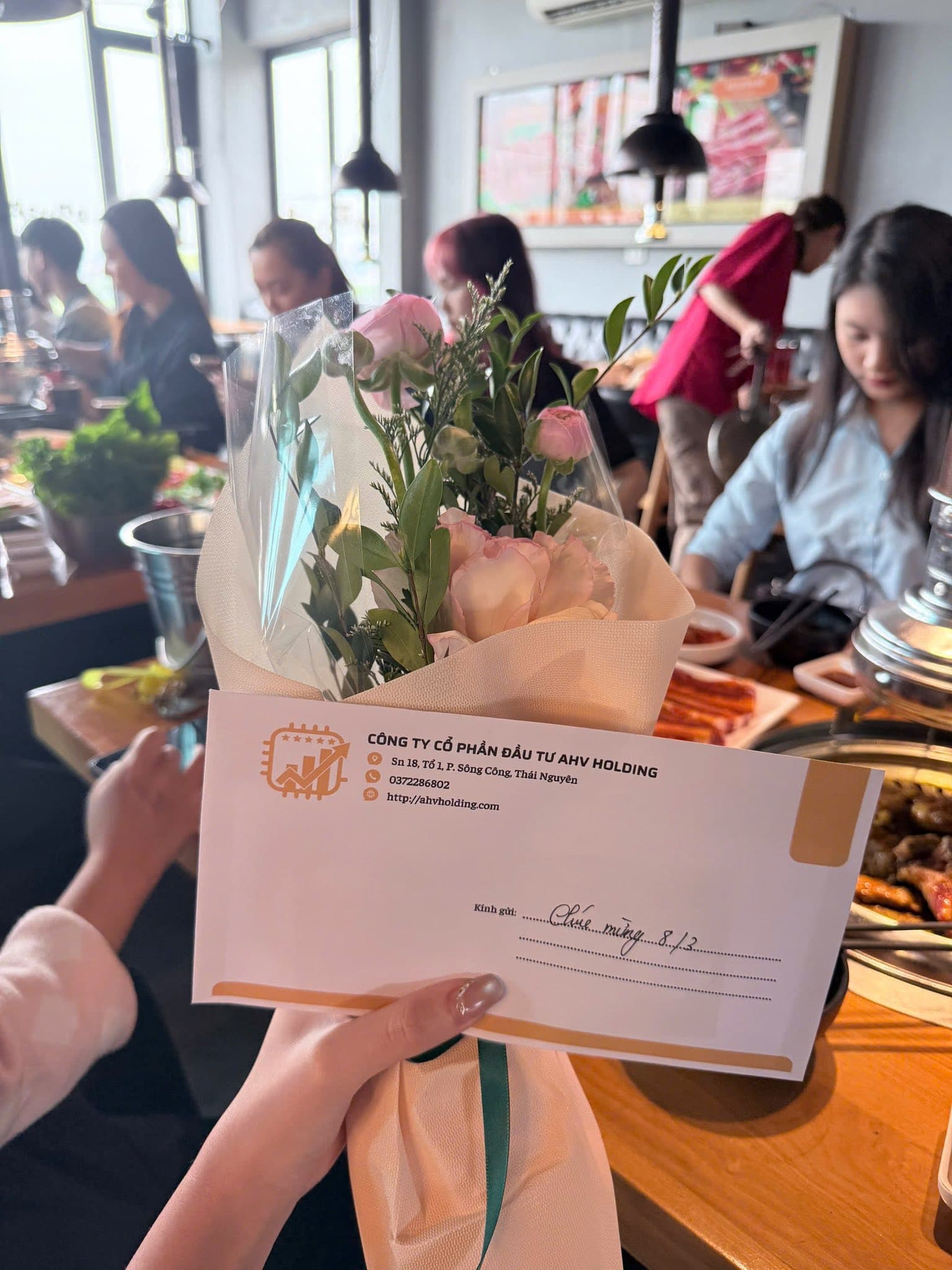 8/3 – TÔN VINH NHỮNG BÔNG HOA CỦA AHV